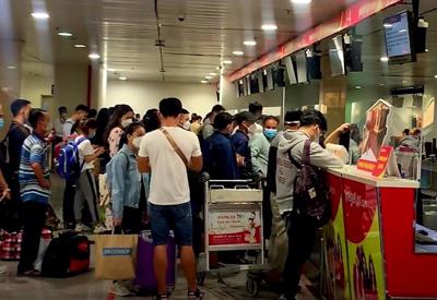 Hoá giải “kẹt cứng” ở sân bay Tân Sơn Nhất cận Tết, Cục Hàng không Việt Nam khuyến cáo gì?