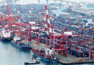 Kinh tế Hàn Quốc tăng trưởng kỷ lục 11 năm nhờ xuất khẩu bùng nổ