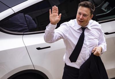 Elon Musk rút 5,7 tỷ USD cổ phiếu Tesla làm từ thiện