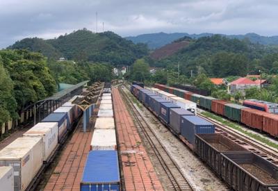 "Nút thắt" hạ tầng gây tắc nghẽn xuất khẩu hàng hoá liên vận qua ga Đồng Đăng, Lạng Sơn