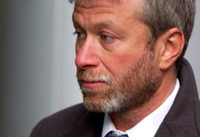 Tỷ phú Nga Roman Abramovich bất ngờ bán câu lạc bộ bóng đá Chelsea lấy tiền ủng hộ Ukraine