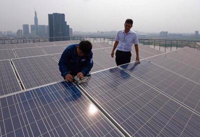 Điện mặt trời mái nhà phát triển “nóng”, hàng loạt công ty điện lực vi phạm quy định