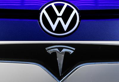 Volkswagen dùng "vũ khí" gì để chạy đua cùng Tesla?