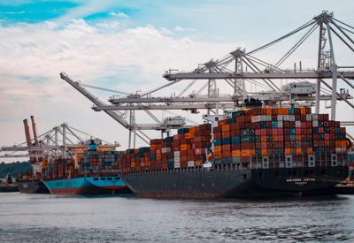 Doanh nghiệp “oằn mình” dưới gánh nặng chi phí logistics