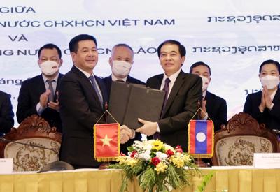 Hoàn thiện cơ chế, chính sách để thúc đẩy thương mại biên giới Việt – Lào