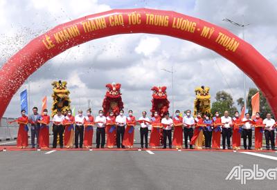 Khánh thành sau gần 13 năm khởi công, cao tốc Trung Lương - Mỹ Thuận miễn phí BOT 60 ngày từ 30/4