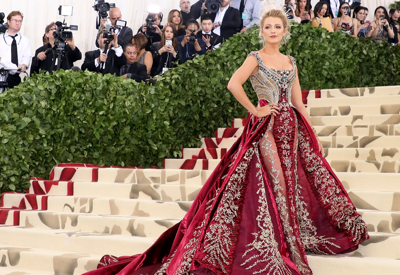 Met Gala 2022: 10 ngôi sao gây ấn tượng về trang phục và diện mạo