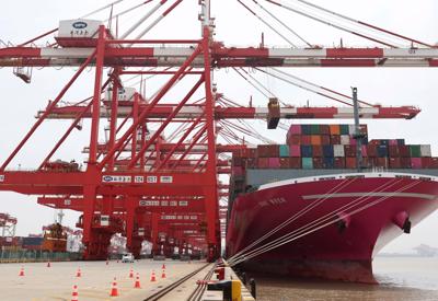 Xuất nhập khẩu của Trung Quốc tăng yếu nhất 2 năm do phong tỏa ở Thượng Hải