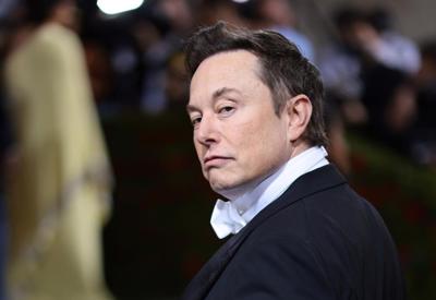 Elon Musk mất 49 tỷ USD kể từ khi tuyên bố mua Twitter