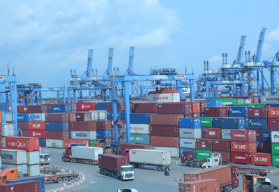 Đề nghị giảm mạnh phí hạ tầng đối với hàng hóa xuất nhập khẩu bằng phương tiện thủy nội địa
