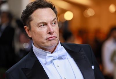 Tài sản của Elon Musk "bay" 37 tỷ USD do lùm xùm thương vụ mua lại Twitter