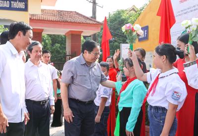 Thủ tướng Phạm Minh Chính: Phải lấy học sinh là trung tâm, nhà trường là nền tảng, giáo viên là động lực