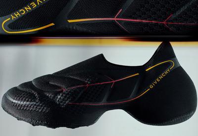 Givenchy ra mắt giày thể thao được làm hoàn toàn bằng sợi đan móc