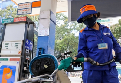 Lượng xăng dầu nhập khẩu tại TP.HCM giảm mạnh