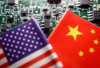 Trung Quốc hành động "rón rén" trong cuộc chiến con chip với Mỹ