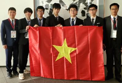 Học sinh Việt Nam đạt 2 huy chương vàng Olympic Vật lý quốc tế 2023