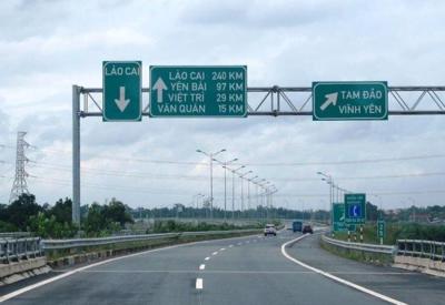 Khẩn trương mở rộng cao tốc Yên Bái - Lào Cai lên 4 làn xe