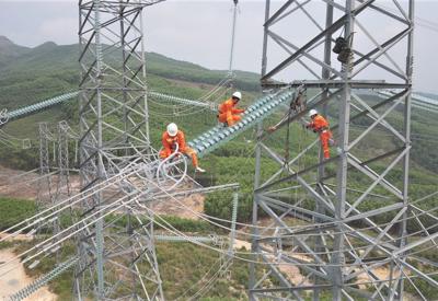 Khẩn trương hoàn thành Báo cáo nghiên cứu tiền khả thi các Dự án đường dây 500 kV mạch 3