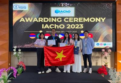 Học sinh Việt Nam giành 2 Huy chương Vàng Olympic Hóa học ứng dụng quốc tế