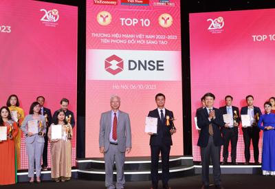 Chứng khoán DNSE được vinh danh Top 10 Thương hiệu mạnh - Tiên phong đổi mới sáng tạo