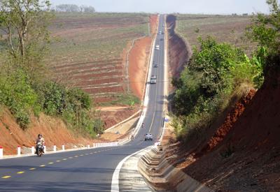 Hơn 3.900 tỷ đồng đầu tư hai đoạn tuyến đường Hồ Chí Minh