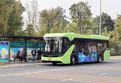 Chi phí đầu tư cao gấp 2-4 lần, Hà Nội gặp thách thức khi thay thế hàng nghìn xe buýt chạy xăng