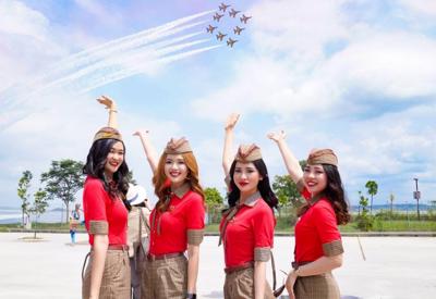 Ấn tượng hình ảnh tiếp viên hàng không Vietjet tại Singapore Airshow 2024