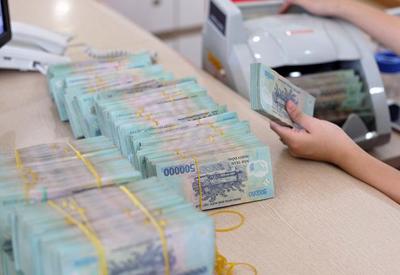 Thị trường trái phiếu bằng đồng nội tệ Việt Nam giảm nhẹ do Ngân hàng Nhà nước hút tiền