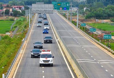 Lo mãn tải khi chưa tròn 1 năm khai thác, Ninh Bình đề xuất nâng quy mô cao tốc Mai Sơn - Quốc lộ 45
