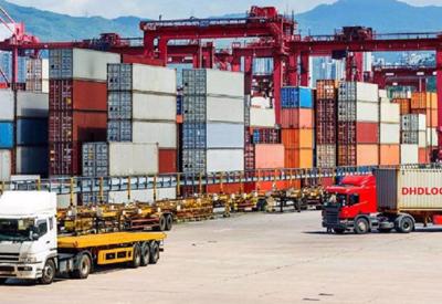 Xuất khẩu suy giảm trong tháng 4, thặng dư thương mại vẫn đạt trên 8 tỷ USD