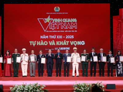 Vietnam Airlines được vinh danh tại chương trình "Vinh quang Việt Nam 2025"