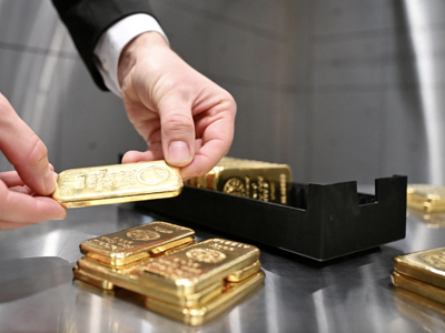 Giá vàng xuống đáy 2 tuần, SPDR Gold Trust bán ròng sau chuỗi phiên mua liên tiếp