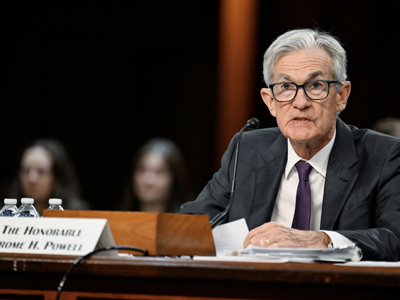 Mặc ông Trump gây sức ép, Chủ tịch Fed giữ nguyên quan điểm không vội hạ lãi suất