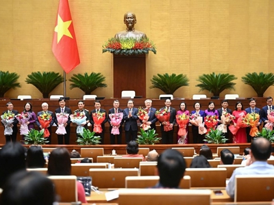Quốc hội phê chuẩn danh sách các Phó Chủ tịch và Ủy viên Hội đồng Bầu cử quốc gia
