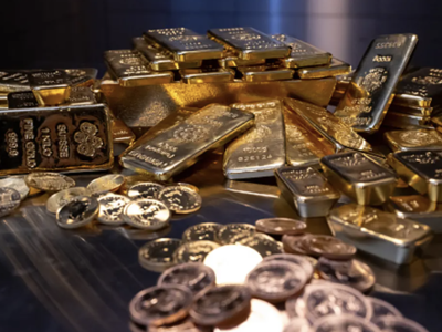 Giá vàng trượt về gần mốc chủ chốt 3.300 USD/oz do đồng USD hồi phục