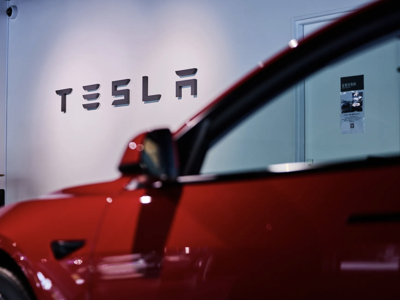 Tesla báo doanh số giảm chóng mặt, tài sản của Elon Musk vẫn tăng gần 11 tỷ USD
