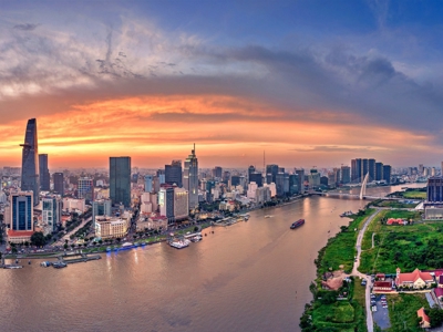 Tăng trưởng GRDP TP.HCM (mới) ước đạt 7,4% trong 6 tháng đầu năm 2025
