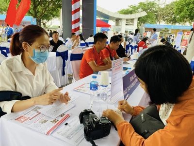Thu nhập bình quân của người lao động nửa đầu năm 2025 tăng 10,1 % so với cùng kỳ năm ngoái