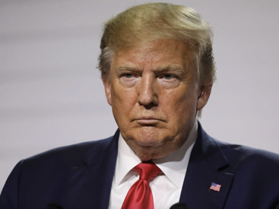 Tổng thống Trump áp thuế quan 50% lên kim loại đồng, cảnh báo mức 200% đối với dược phẩm