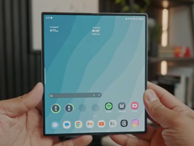 Samsung sắp ra mắt chiếc điện thoại gập ba 