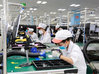 Phát triển nhân lực bán dẫn: Cần thay đổi quan niệm làm việc trong nhà máy là “kém sang”