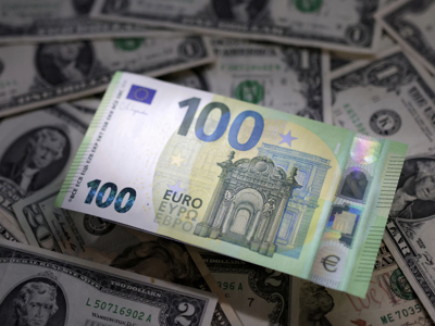 Đồng euro trượt giá sau khi ông Trump tuyên bố áp thuế quan 30% lên EU