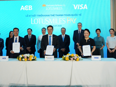 Vietnam Airlines hợp tác cùng ACB và Visa ra mắt thẻ hội viên tích hợp thanh toán Lotusmiles Pay