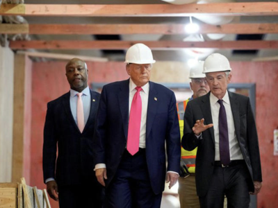 Thông điệp từ chuyến thăm trụ sở Fed của Tổng thống Trump
