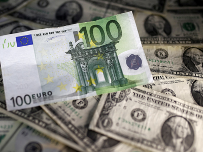Đồng euro giảm giá chóng mặt sau khi EU đạt thỏa thuận với Mỹ