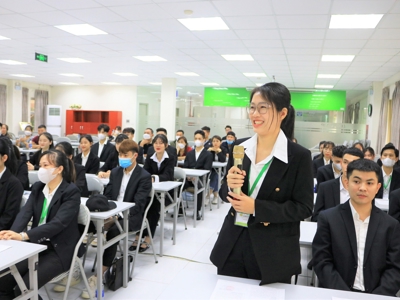 Ứng dụng công nghệ hỗ trợ thông tin cho người lao động tìm việc ở nước ngoài 