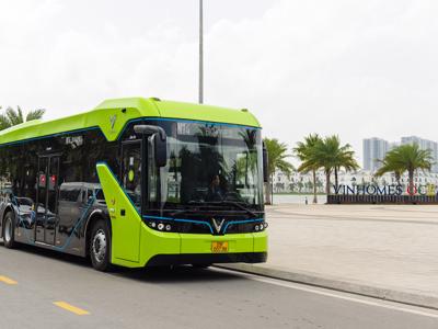 Chính thức vận hành xe buýt điện thông minh VinBus tại Việt Nam