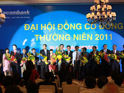 Xử phạt 3 cổ đông “ngấm ngầm” thâu tóm cổ phiếu Sacombank