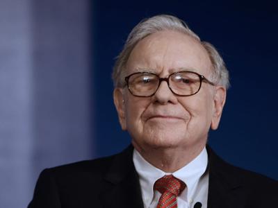 Tỷ phú Buffett mạnh tay gom cổ phiếu y tế