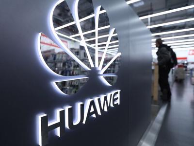 Từng ở “ngôi vương”, thị phần smartphone toàn cầu của Huawei có thể sụt còn 4%